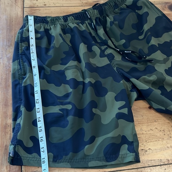 Athletic Arecon workout shorts size XL camo - Picture 15 of 15